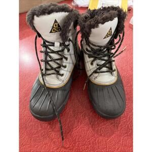 Nike Boots Lunarlon Size 6.5 ACG